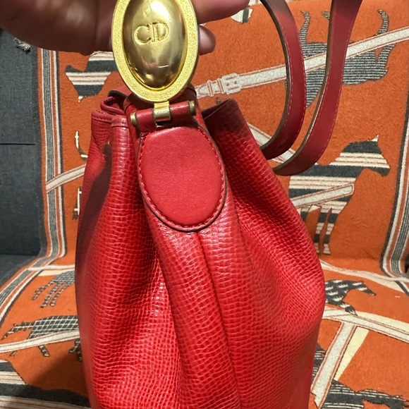 CHRISTIAN DIOR ❤️🌟VINTAGE RED LEATHER BUCKET BAG ⭐️ - Picture 8 of 12
